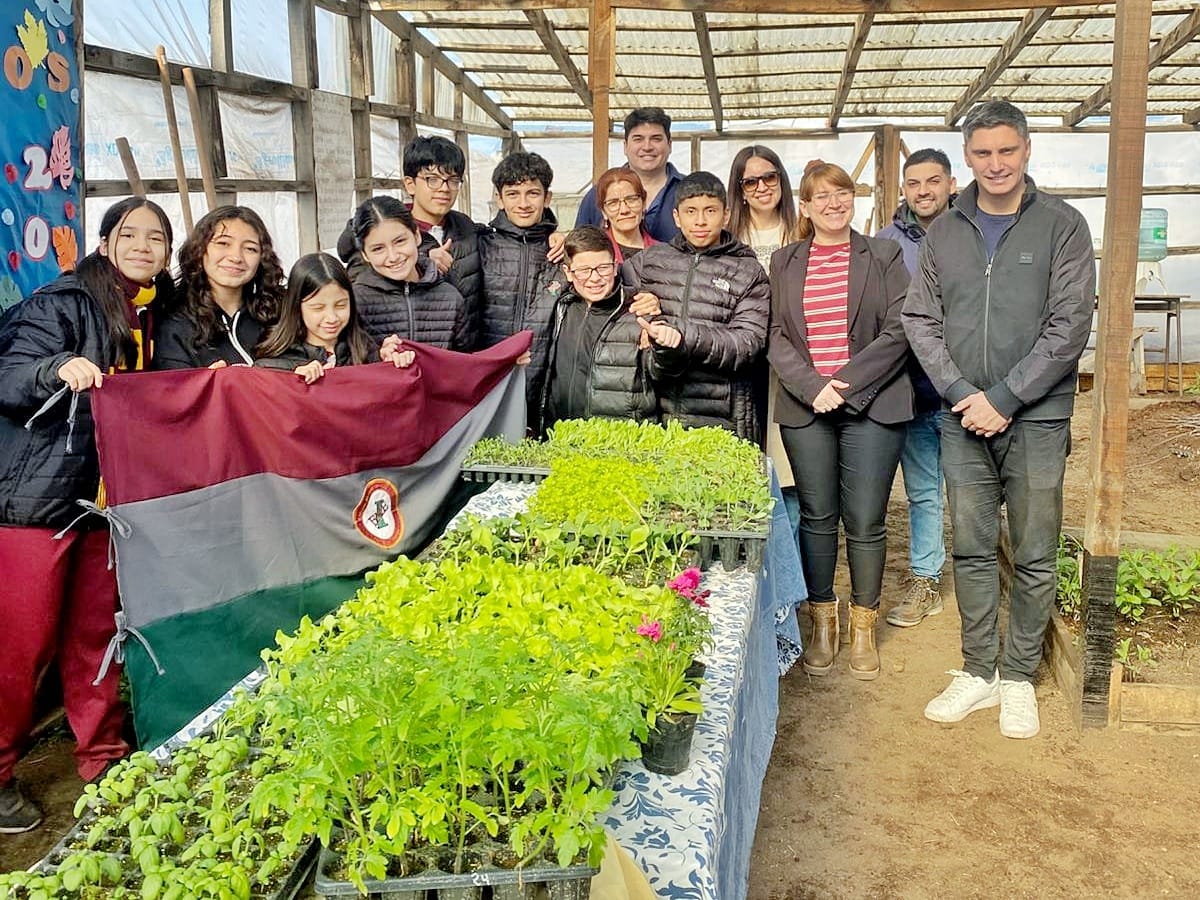 Impulsan proyectos de huertas en las escuelas con apoyo municipal