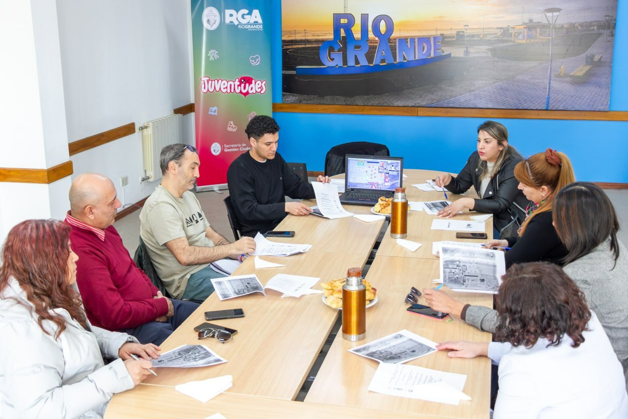 Directivos de secundarias se reunieron con  el Municipio