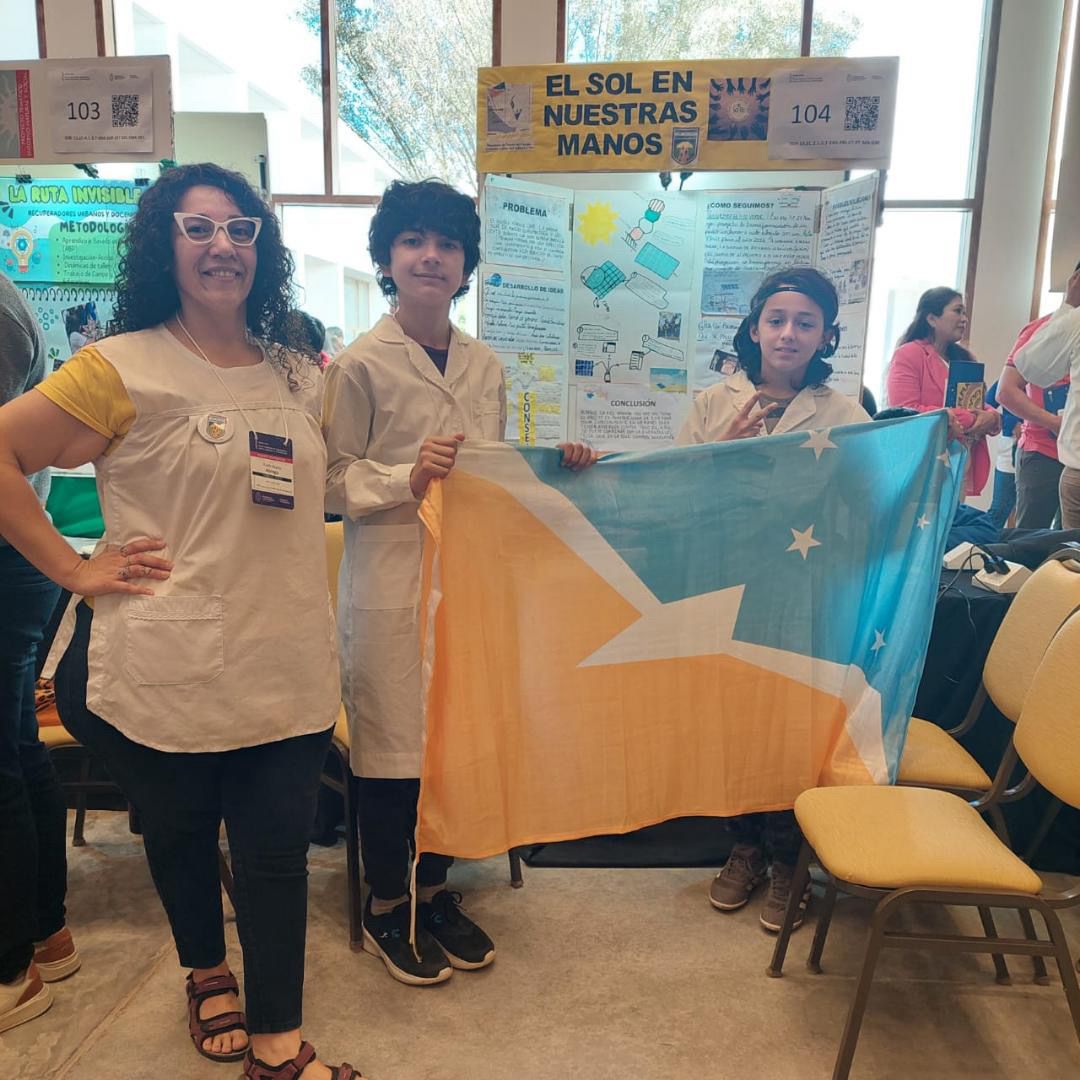 Guadalupe Zamora reconoció a alumnos primarios por su actuación en Feria de Ciencias