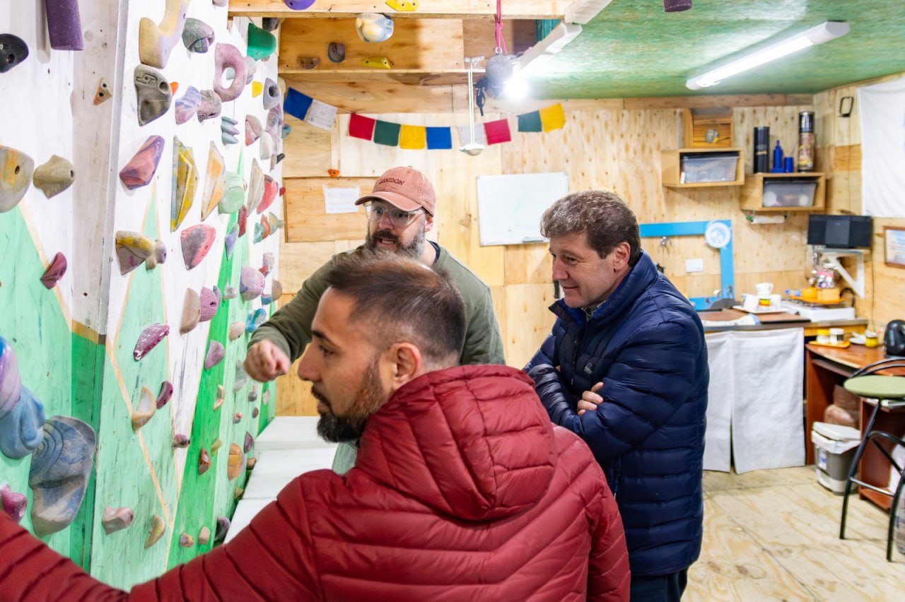 Melella visitó la sede del Club Andino