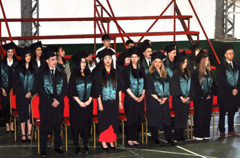 La UCES graduó a 24 nuevos profesionales en Río Grande