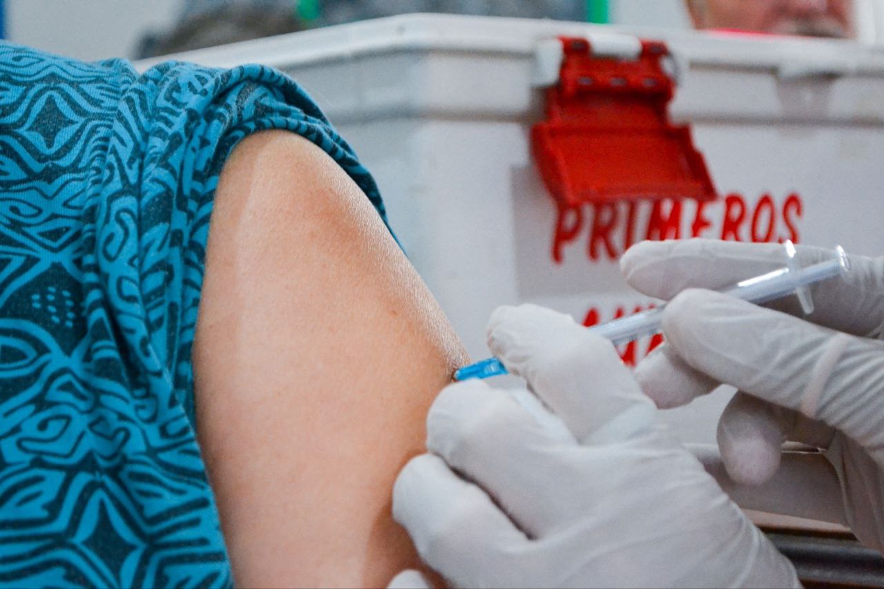 La provincia adhiere al comunicado sobre la eficacia de las vacunas