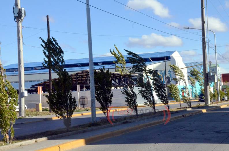 Por fuertes vientos, suspendieron las clases en el turno tarde