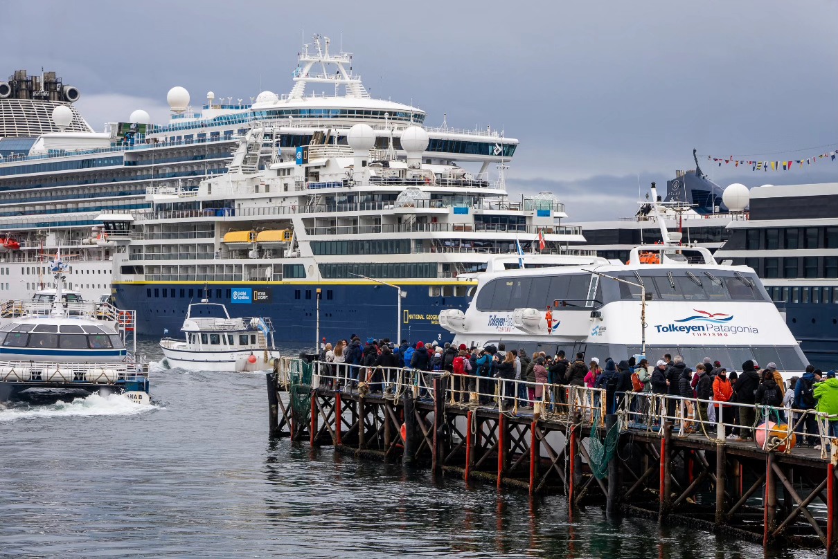 En sólo un día, Ushuaia recibió 16 cruceros internacionales
