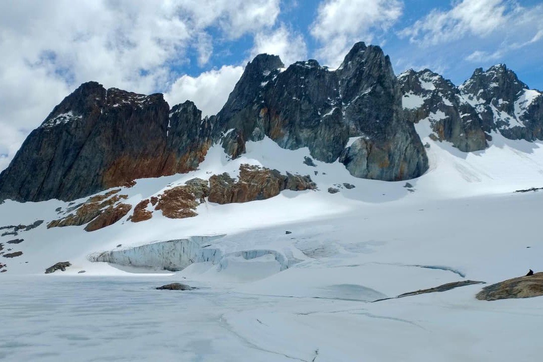 Atención: recomiendan evitar acercarse al glaciar Ojo del Albino