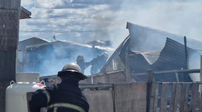 El fuego arrasó con su hogar y hoy apelan a la solidaridad para volver a empezar