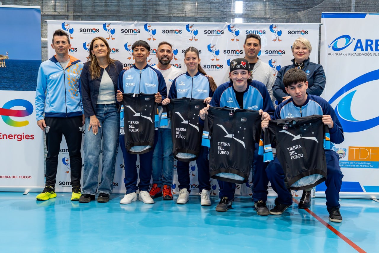 Entregaron la indumentaria para los Juegos de la Araucanía