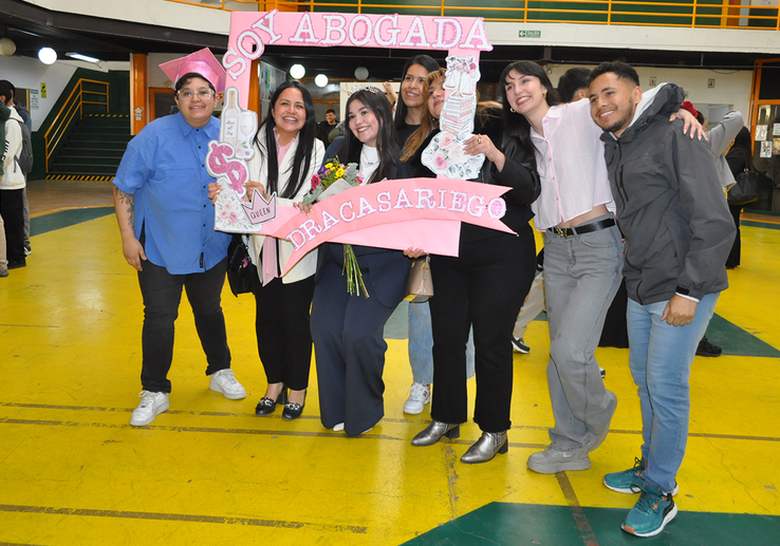 La UCES cerró el 2025 con cinco nuevos graduados en Abogacía