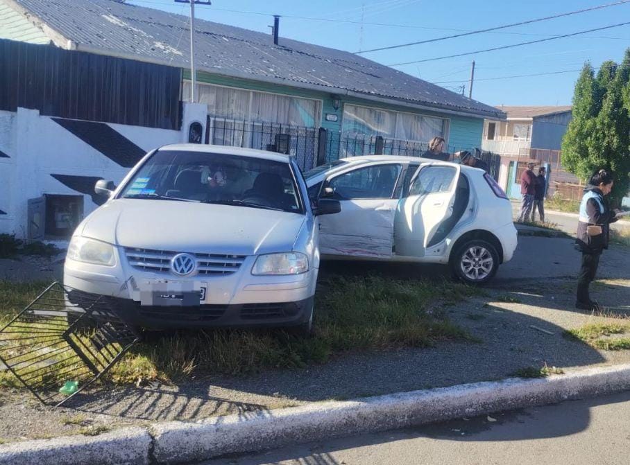 Triple colisión provocó importantes daños materiales