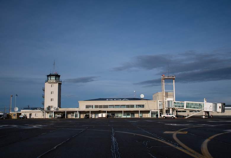 Cierre del aeropuerto: Quiénes pueden pedir el traslado gratis de Río Grande a Ushuaia