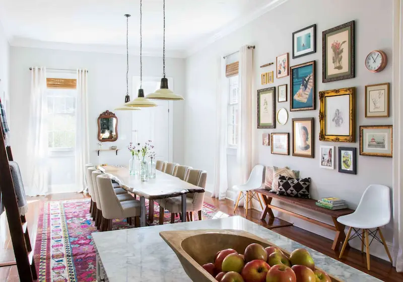 Cómo Estilizar Obras de Arte en Espacios de Vida de Concepto Abierto