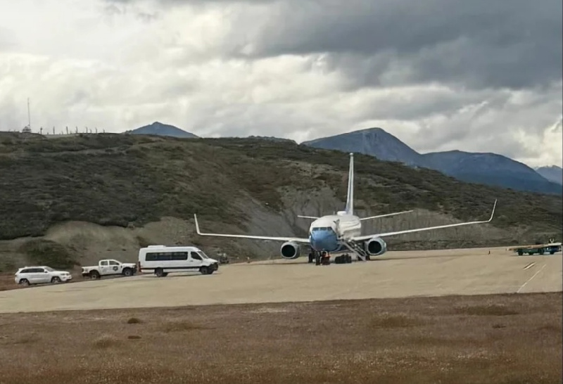 Se conocen datos de los pasajeros del avión de EEUU que bajó en Ushuaia