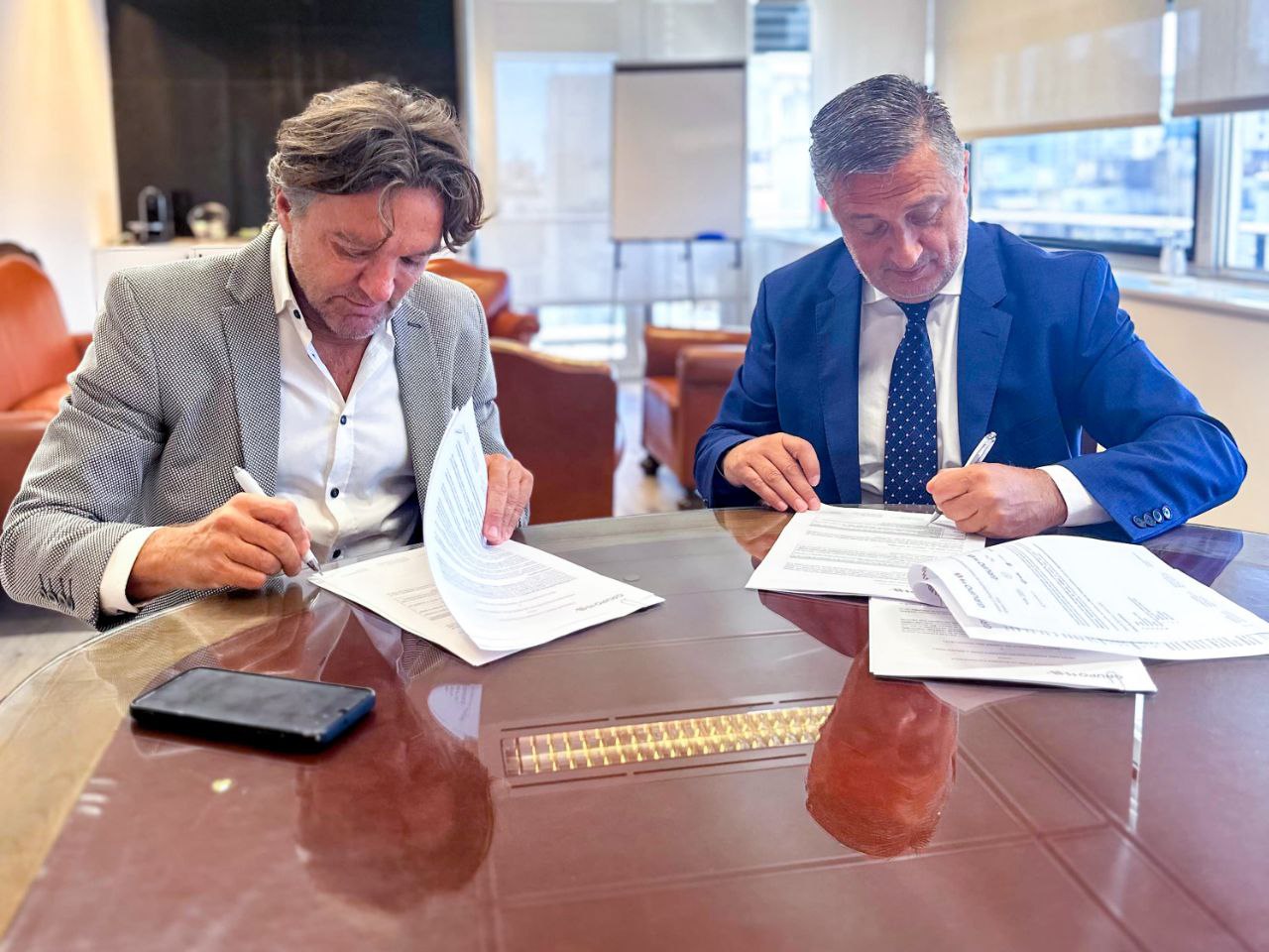 Arcticulan herramientas del mercado de capitales