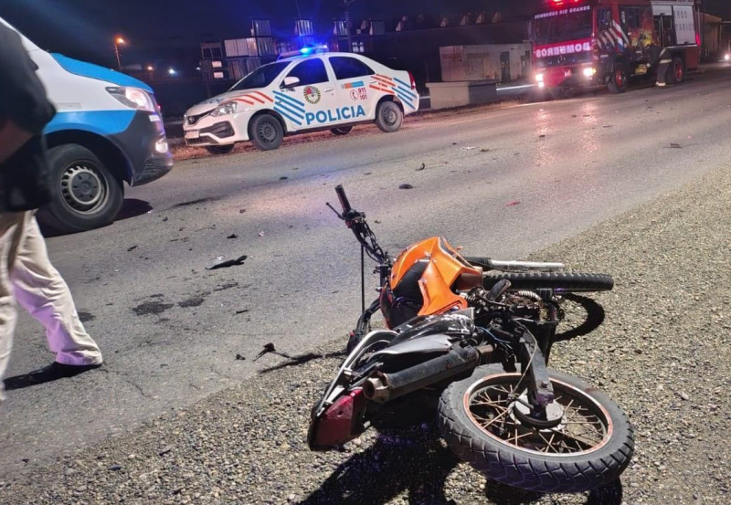 Motociclista hospitalizado tras ser chocado por un conductor ebrio