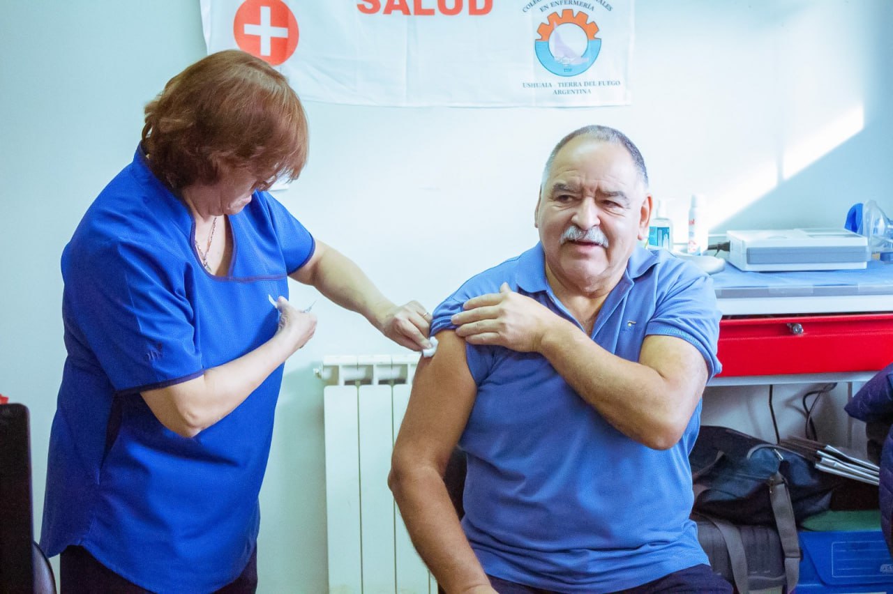 Este miércoles comenzó la campaña de vacunación antigripal en la provincia