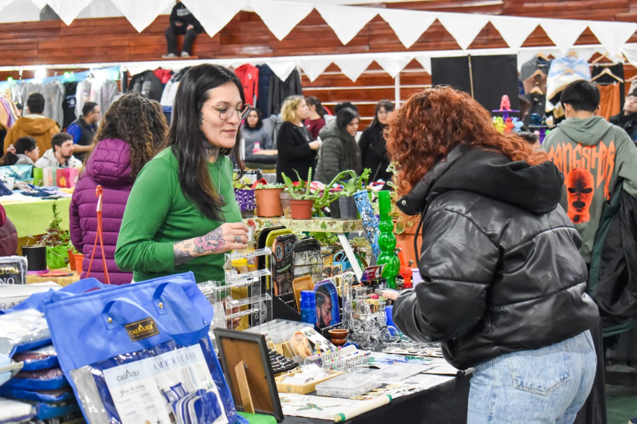 “Feriantes del Fin del Mundo”: Actividades por el Mes de la Mujer