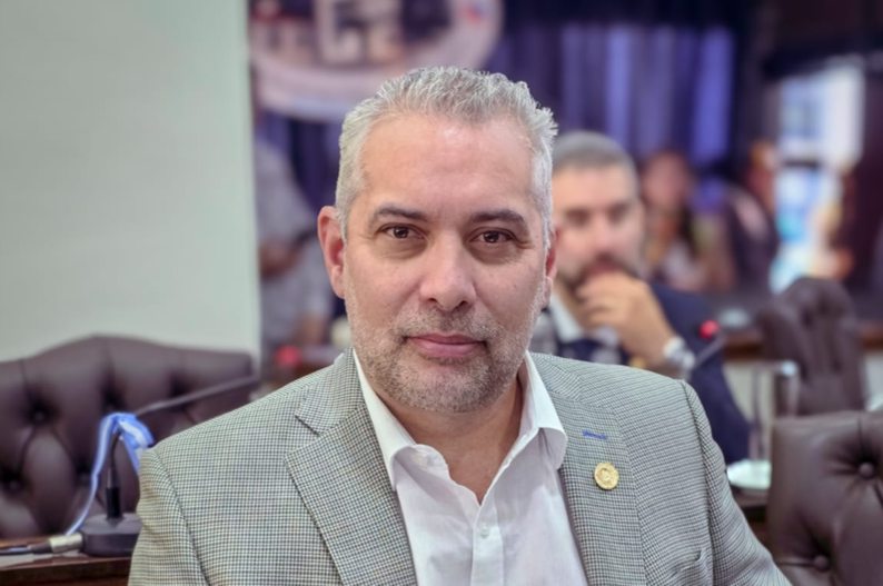 Lapadula puso reparos a la aprobación del RIGI y lo comparó con la Ley 19.640