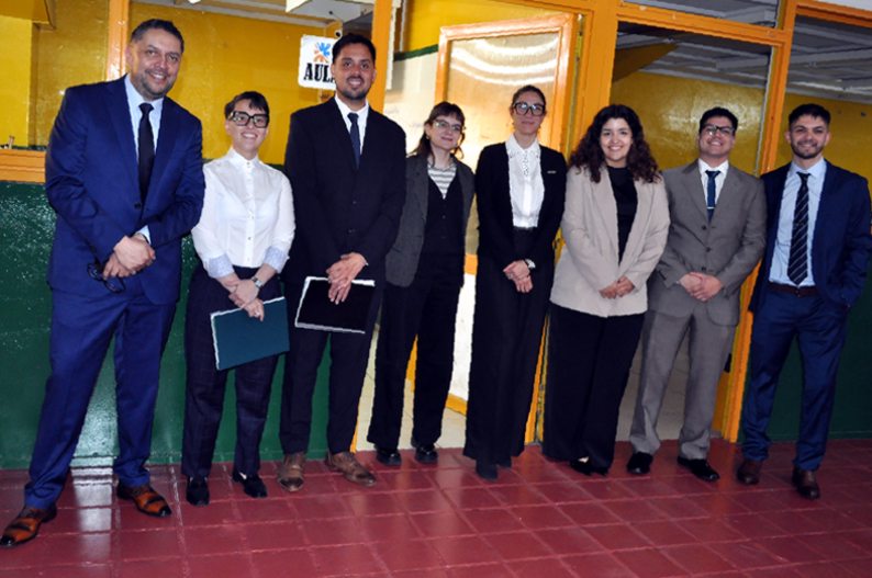 Se graduaron seis abogados con calificaciones sobresalientes