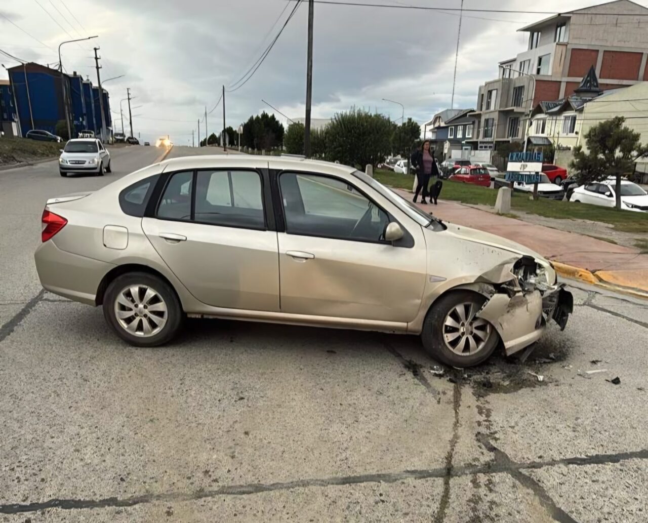 Dos vehículos protagonizaron un violento choque