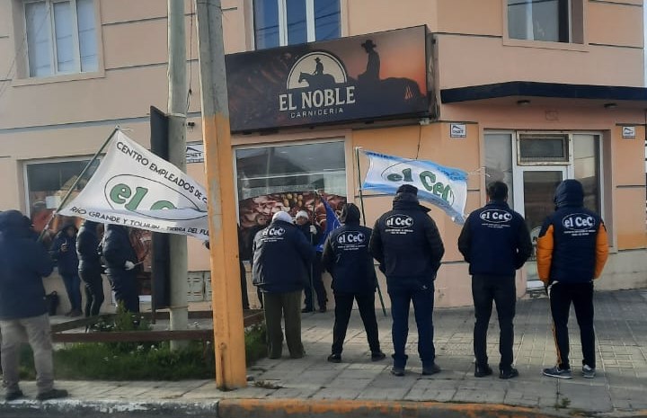 El CEC reclama sueldos impagos en la carnicería “El Noble”