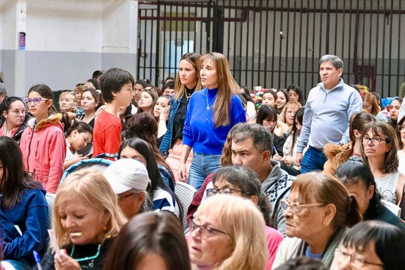 Multitudinaria acción solidaria en Tolhuin para ayudar a comedores y merenderos
