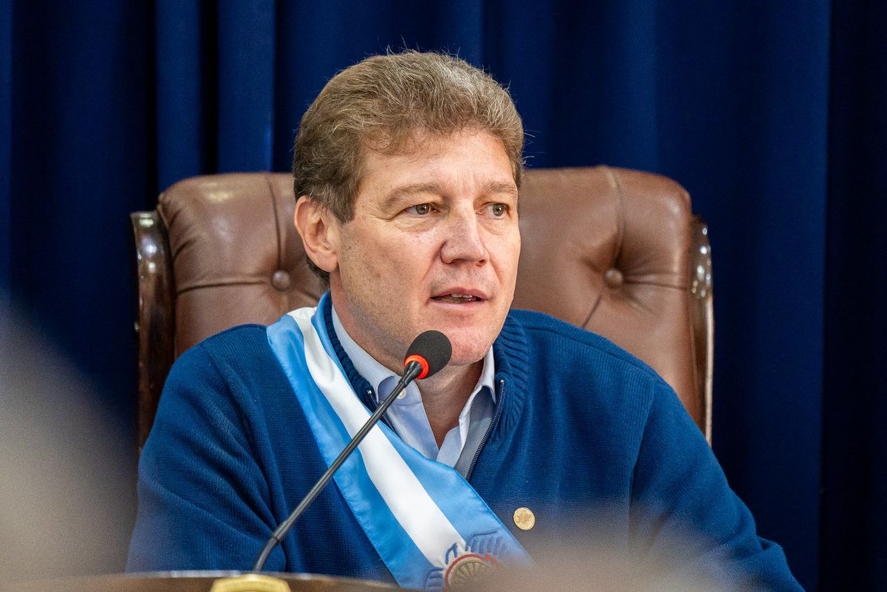 Tras el reclamo por $12 mil millones, Melella admitió demoras en los giros