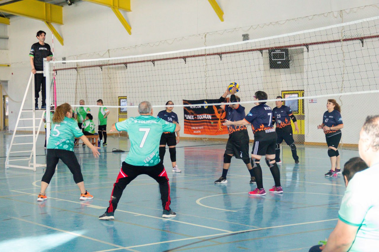 Juntan útiles a entregar en comedores para el regreso a clases