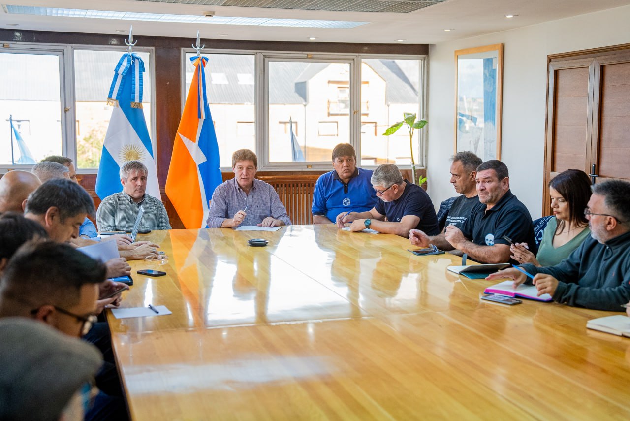 Melella se reunió con los gremios estatales para “comunicar la realidad” financiera