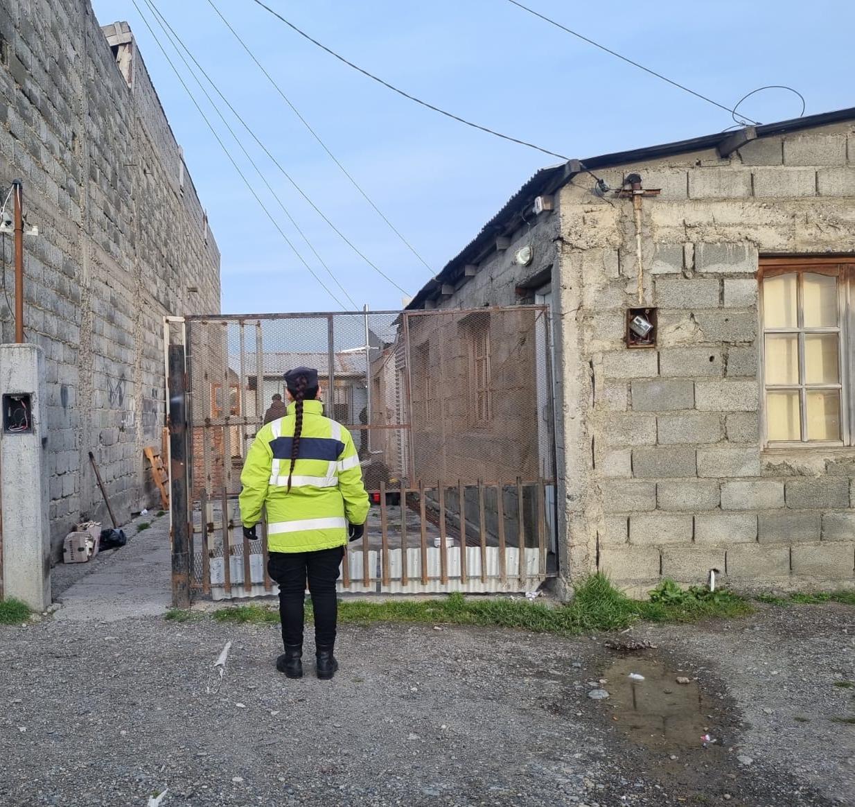 Allanaron una vivienda por el robo de carritos de un supermercado