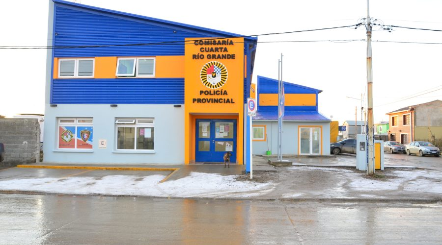 Rápida intervención policial salvó a una bebé que no podía respirar