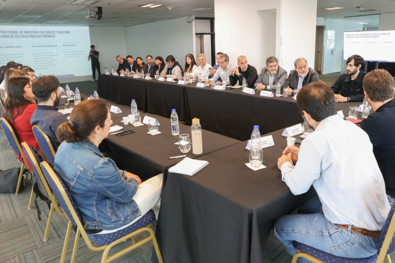 Reuniones para el desarrollo de las industrias creativas