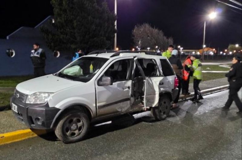 Conducía alcoholizado y chocó contra una columna de alumbrado
