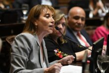 senadora cristina lopez