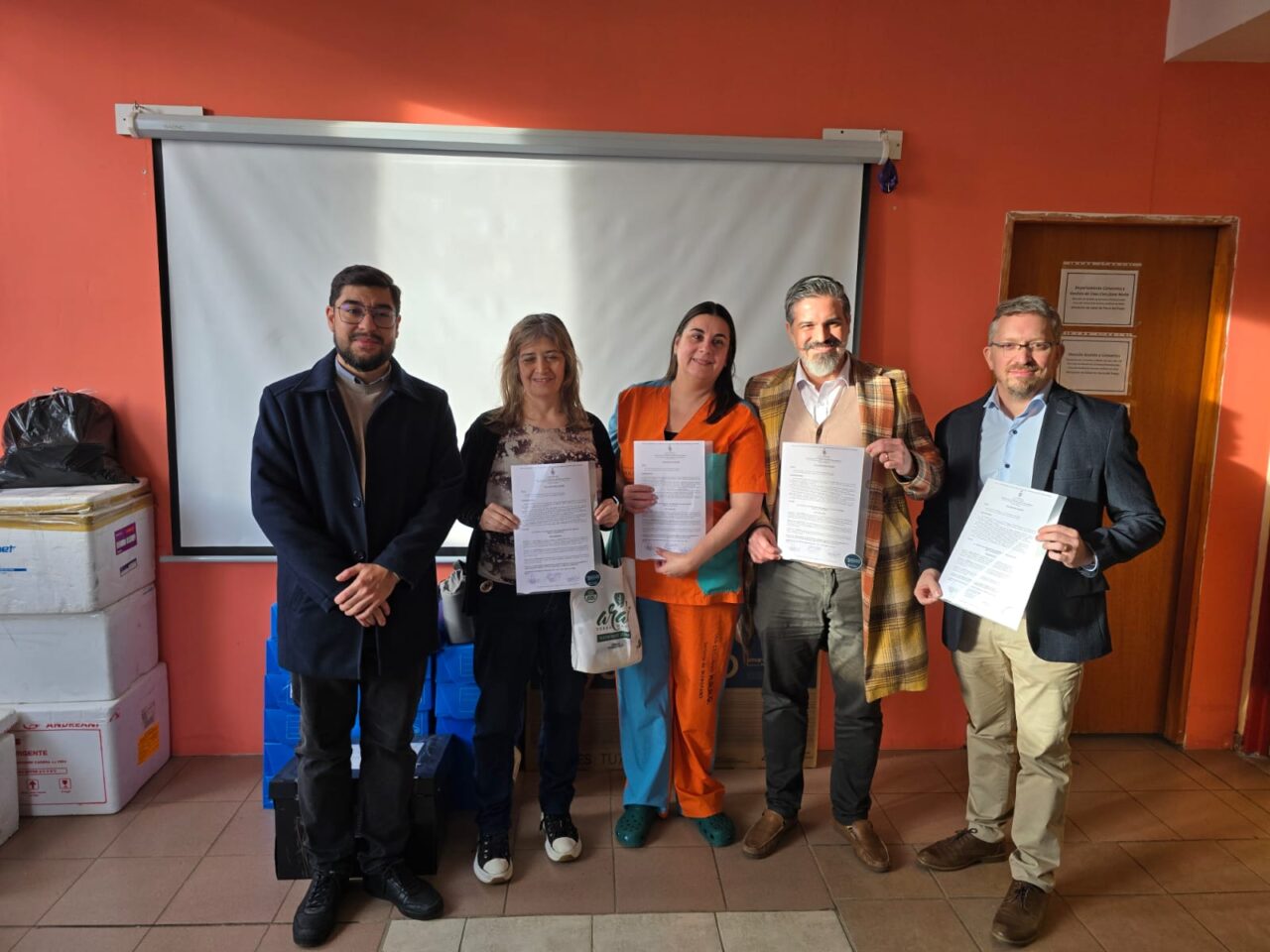 Bogado entregó reconocimiento al equipo de Urología del H.R.R.G