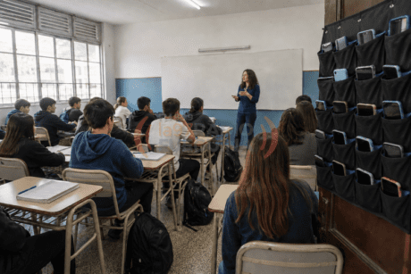 celular en el aula