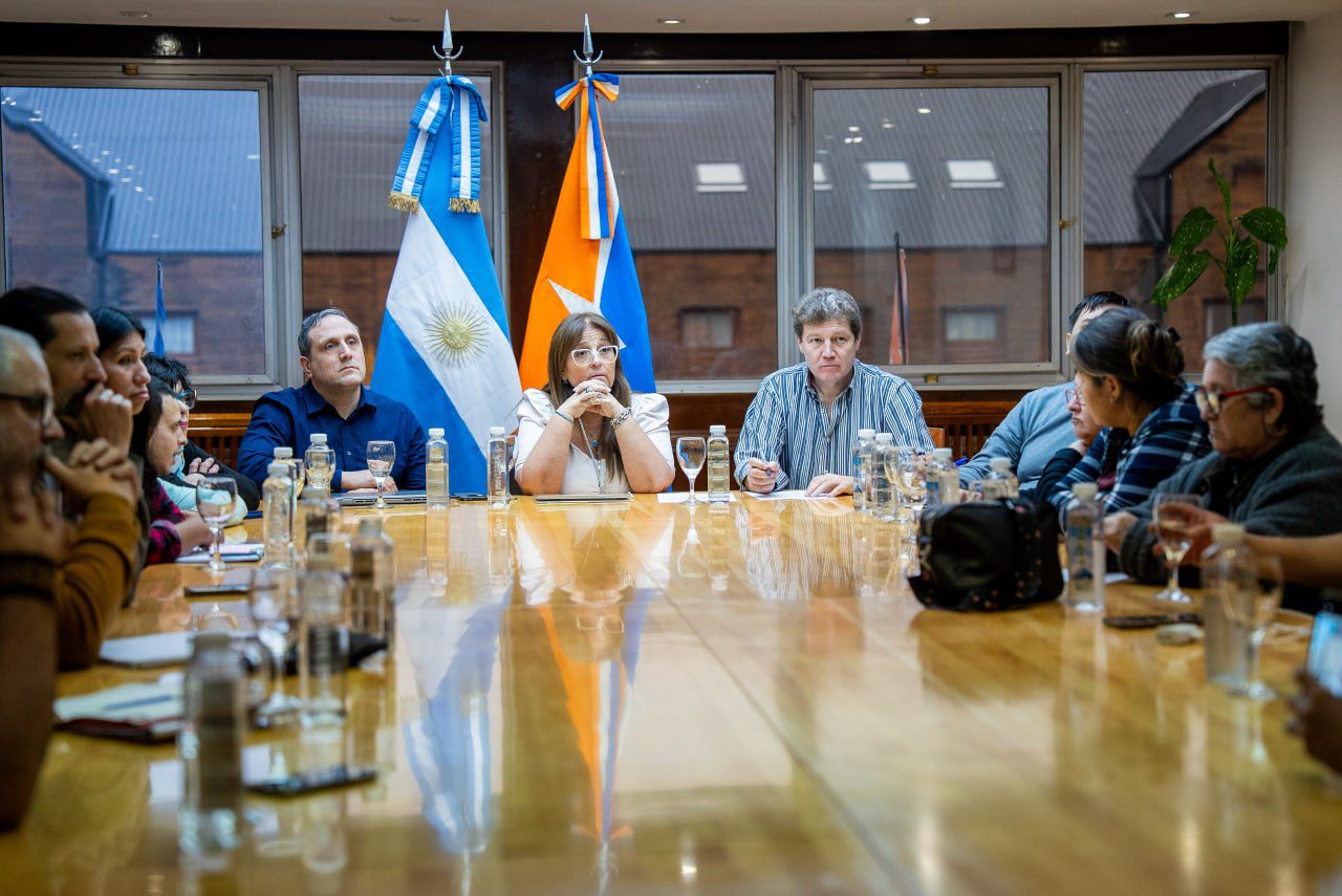 Melella encabezó la primera mesa de trabajo con vecinos por el subsidio al GLP