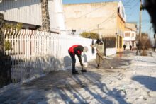 FRENTISTAS MANTENER LAS VEREDAS LIMPIAS DE NIEVE HIELO Y ESCARCHA