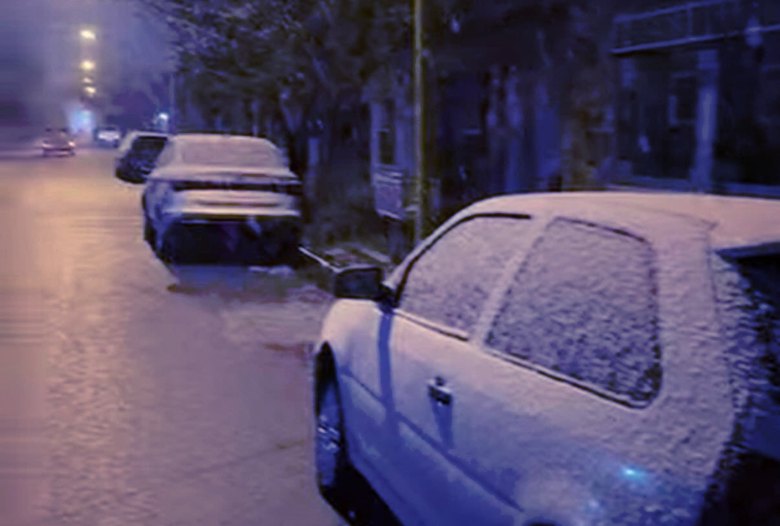 El frío extremo trajo nieve y tiñó de blanco varias zonas del país