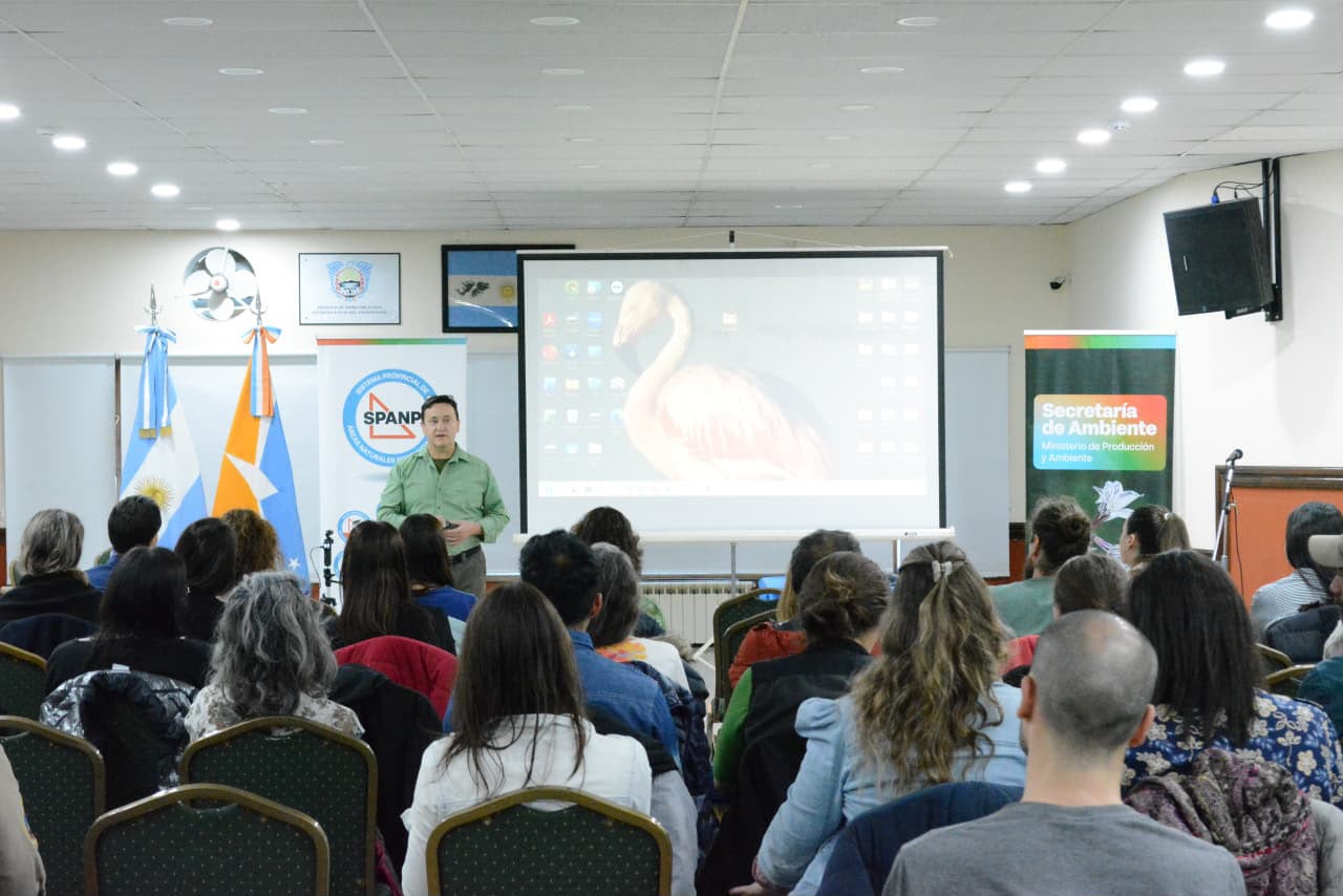 Exponen 28 trabajos sobre el Área Natural Protegida Península Mitre