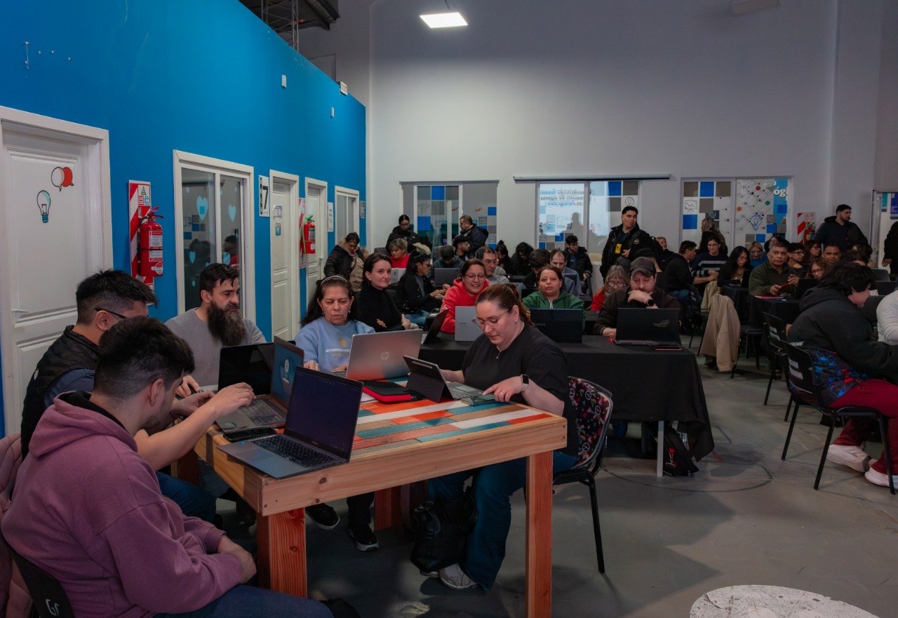 Se realizó el taller «Descubriendo Gemini»