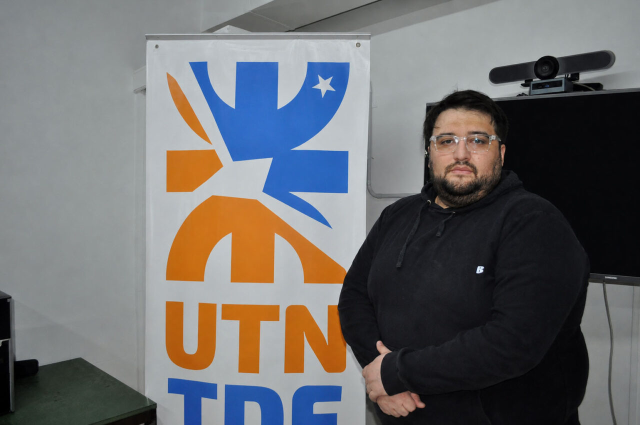UTN: Santiago Andrade se recibió de Técnico en Programación